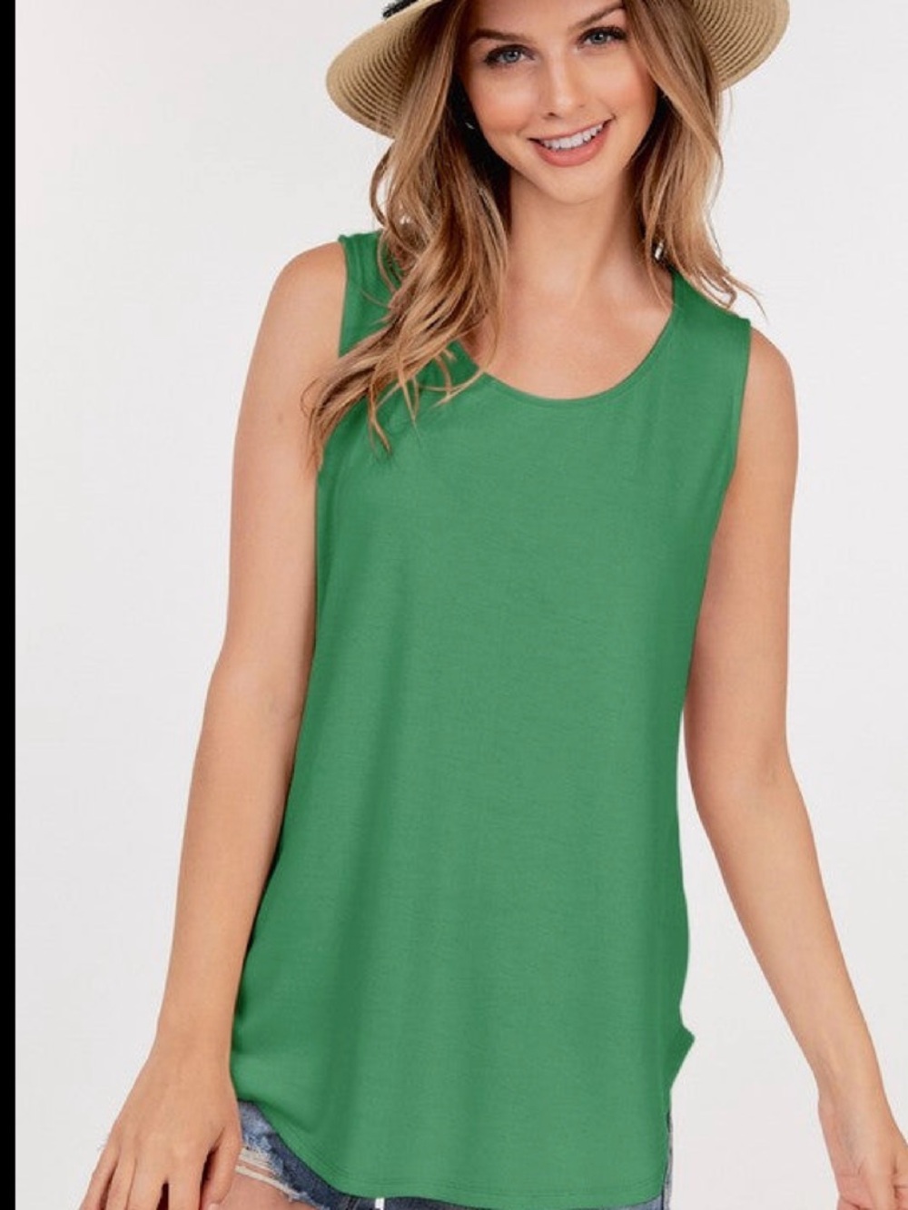Everyday Scoop Neck Tank Top in Green